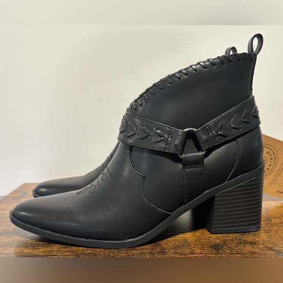 Frye and Co. Women’s Black Palma Stacked Heel Booties NWT Various Sizes